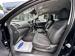 Used 2020 Mitsubishi L200 Barbarian X Black - Interior and Exterior details 11