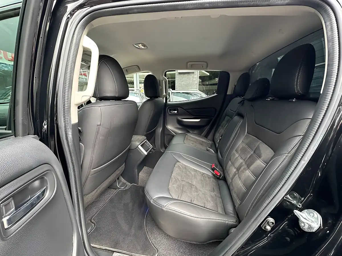 Used 2020 Mitsubishi L200 Barbarian X Black - Interior and Exterior details 12