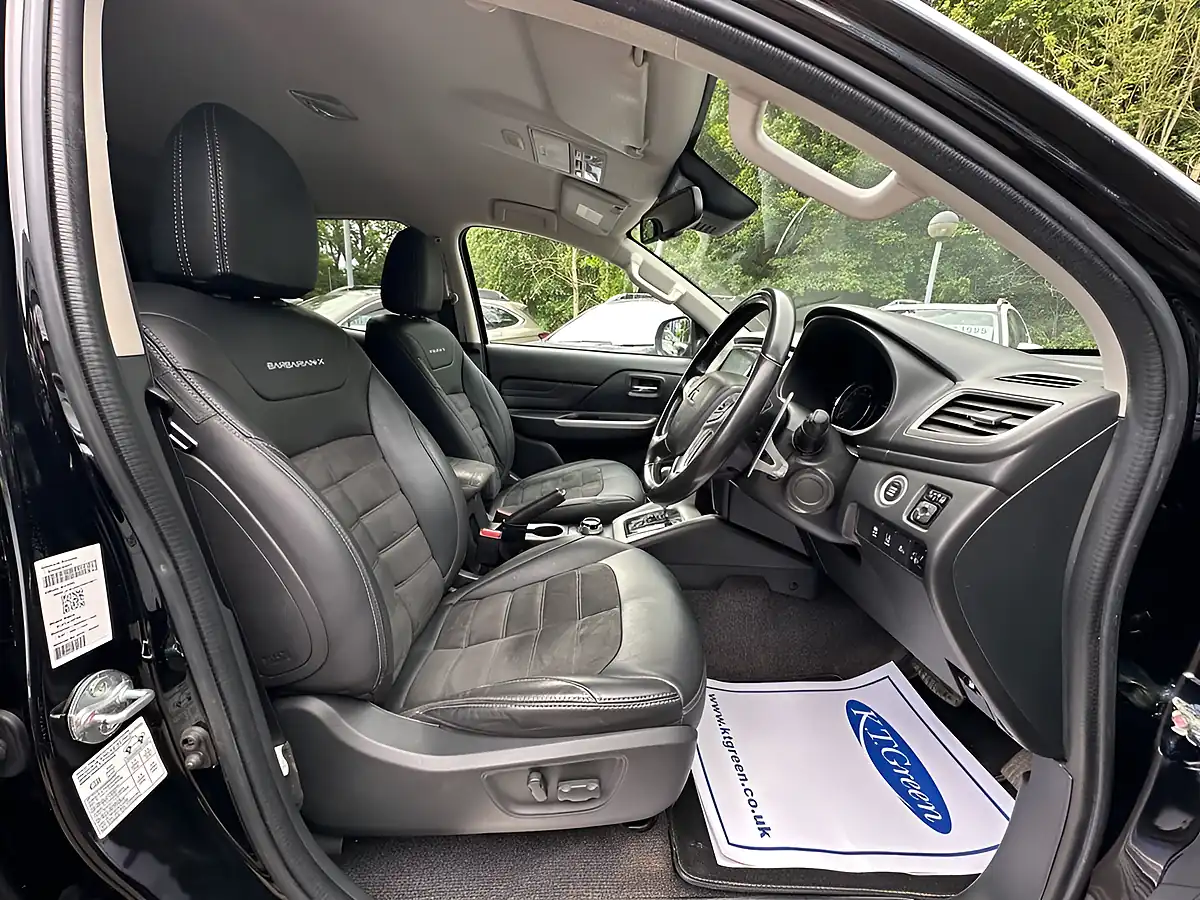 Used 2020 Mitsubishi L200 Barbarian X Black - Interior and Exterior details 7