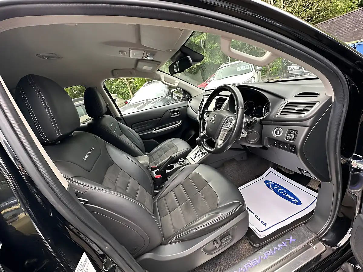 Used 2020 Mitsubishi L200 Barbarian X Black - Interior and Exterior details 8