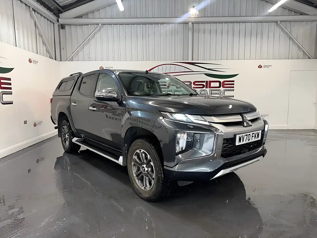 Used 2020 Mitsubishi L200 Barbarian X Grey - Front View