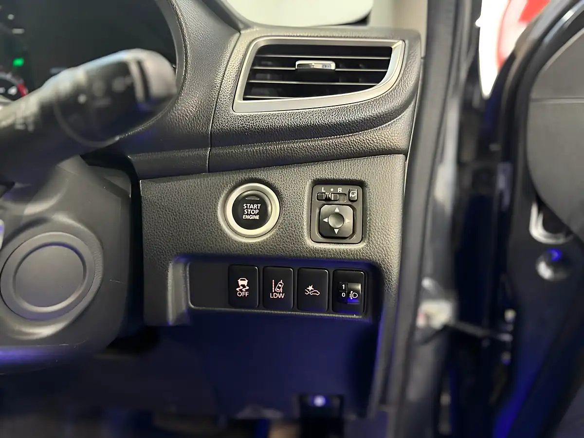 Used 2020 Mitsubishi L200 Barbarian X Grey - Interior and Exterior details 6