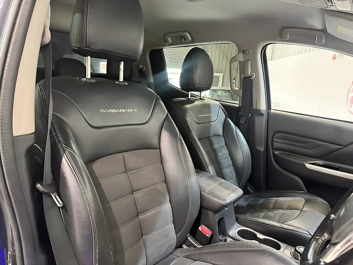 Used 2020 Mitsubishi L200 Barbarian X Grey - Interior and Exterior details 7