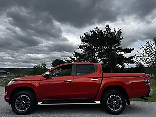 Used 2020 Mitsubishi L200 Barbarian X Orange - Interior and Exterior details 5
