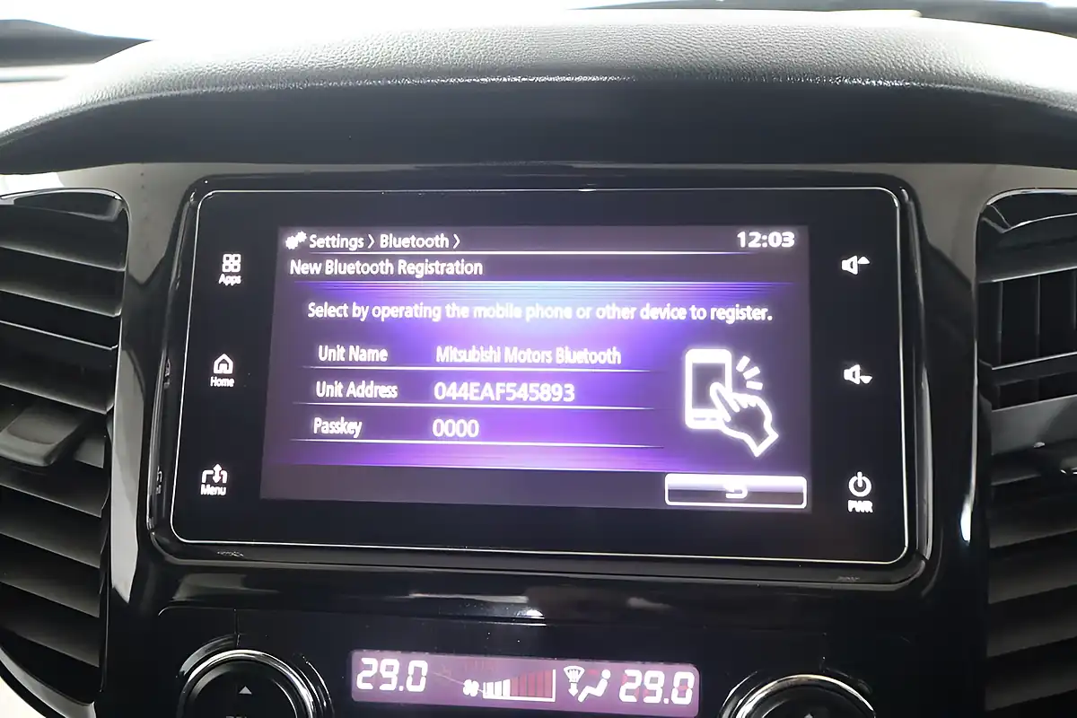 Used 2020 Mitsubishi L200 Challenger Grey - Interior and Exterior details 16