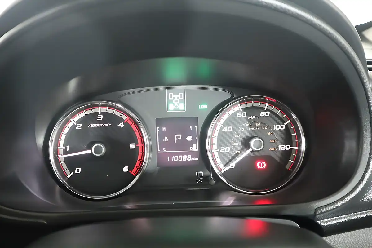 Used 2020 Mitsubishi L200 Challenger Grey - Interior and Exterior details 18