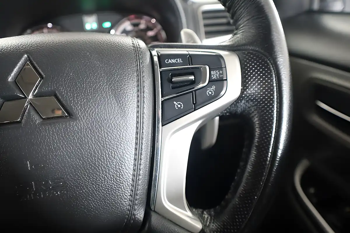 Used 2020 Mitsubishi L200 Challenger Grey - Interior and Exterior details 19