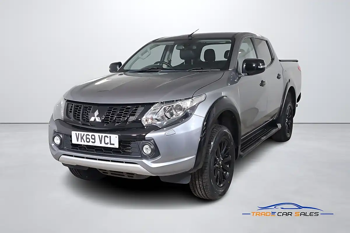Used 2020 Mitsubishi L200 Challenger Grey - Interior and Exterior details 3