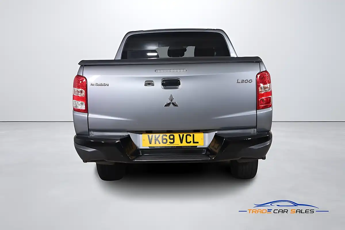 Used 2020 Mitsubishi L200 Challenger Grey - Interior and Exterior details 5