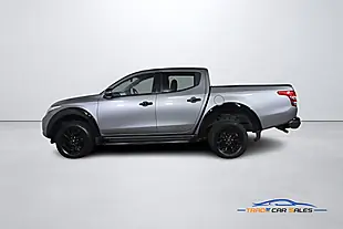 Used 2020 Mitsubishi L200 Challenger Grey - Interior and Exterior details 8