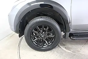 Used 2020 Mitsubishi L200 Challenger Grey - Interior and Exterior details 9