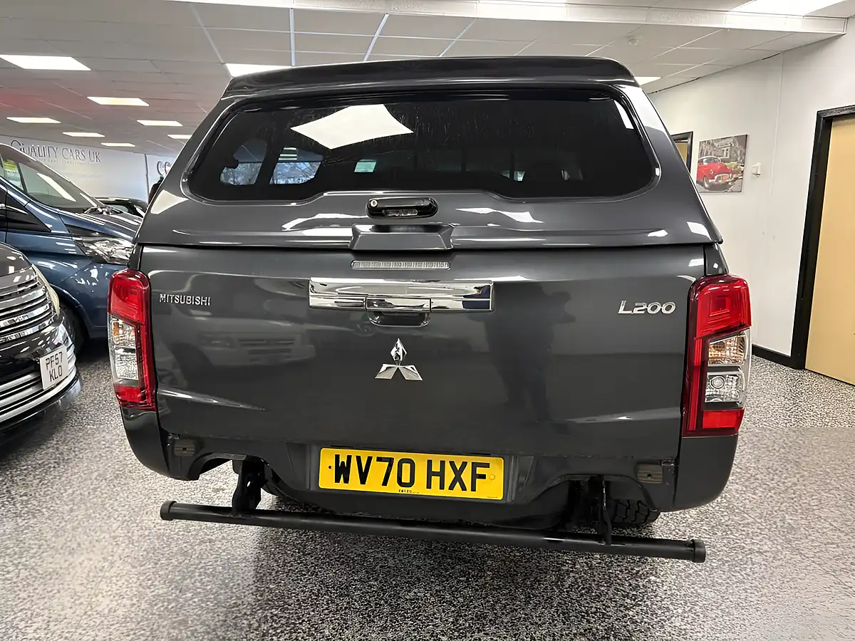 Used 2020 Mitsubishi L200 Trojan Graphite Grey - Interior and Exterior details 11