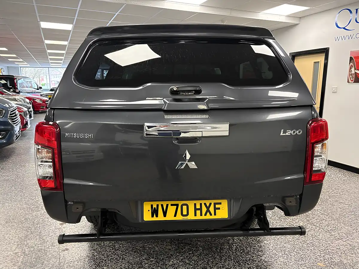 Used 2020 Mitsubishi L200 Trojan Graphite Grey - Interior and Exterior details 12