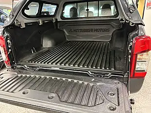 Used 2020 Mitsubishi L200 Trojan Graphite Grey - Interior and Exterior details 15