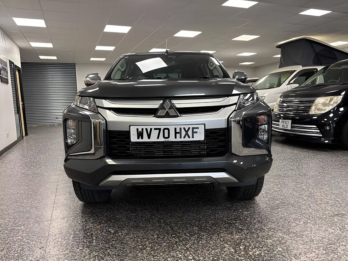Used 2020 Mitsubishi L200 Trojan Graphite Grey - Interior and Exterior details 6