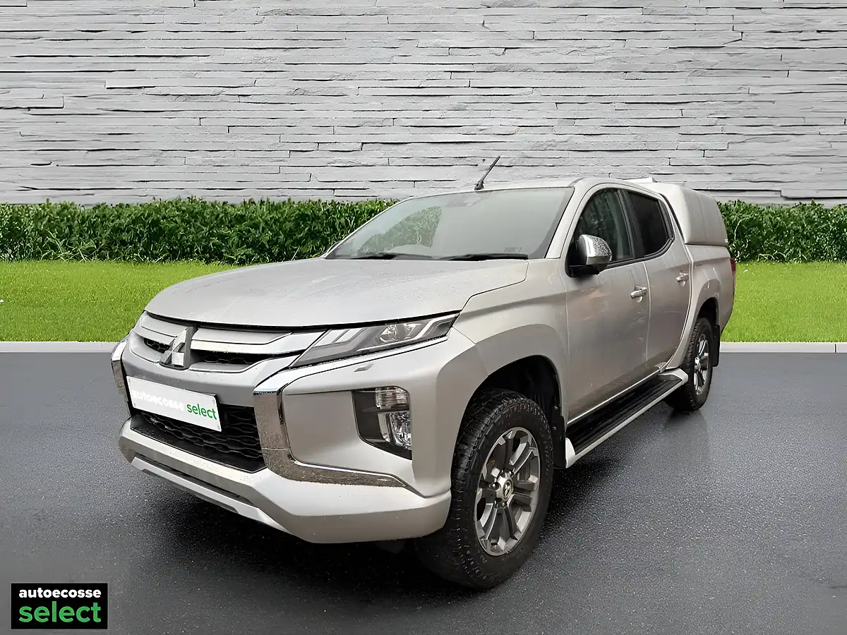 Used 2020 Mitsubishi L200 Warrior Black - Interior and Exterior details 10