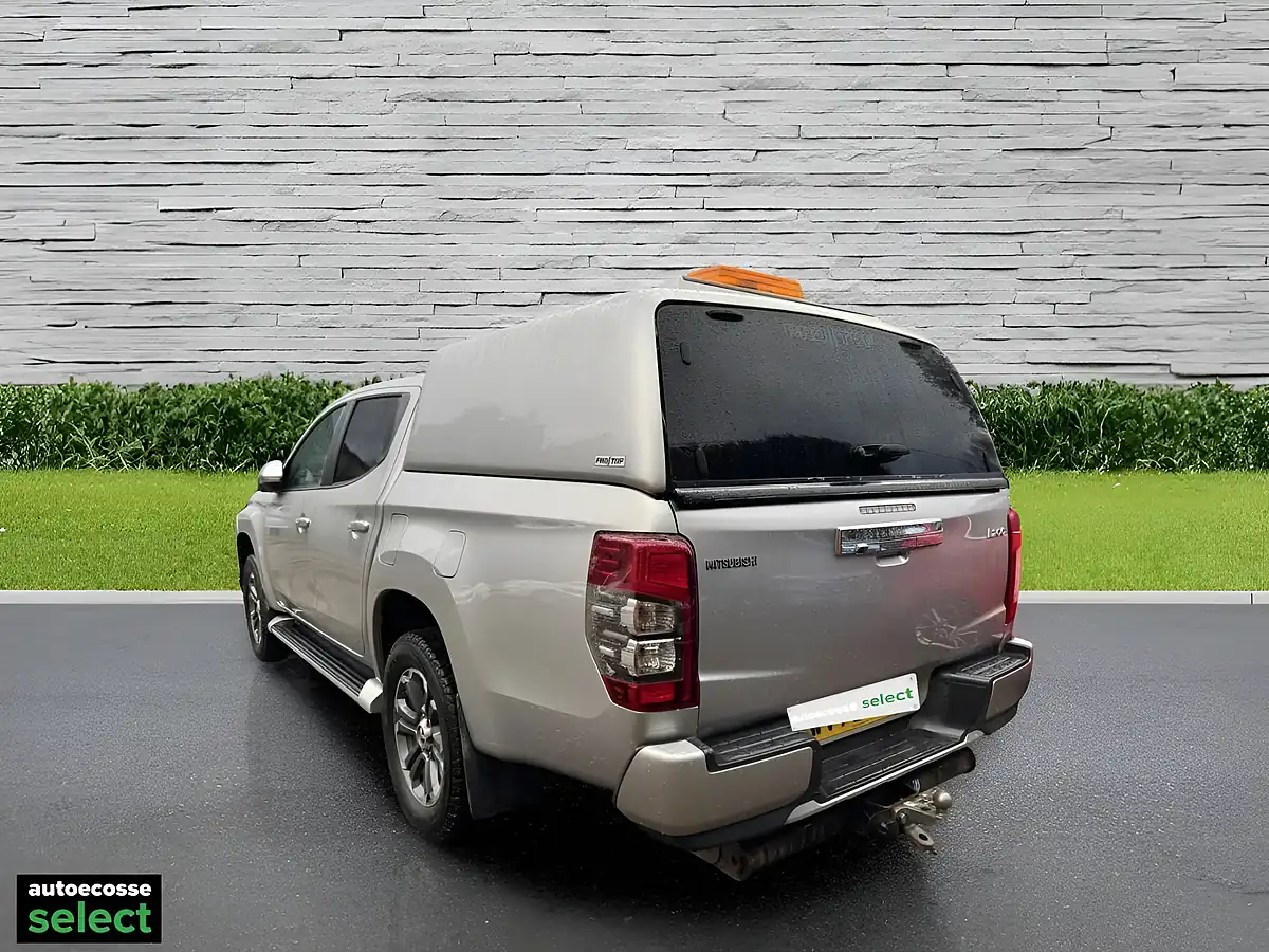 Used 2020 Mitsubishi L200 Warrior Black - Interior and Exterior details 8