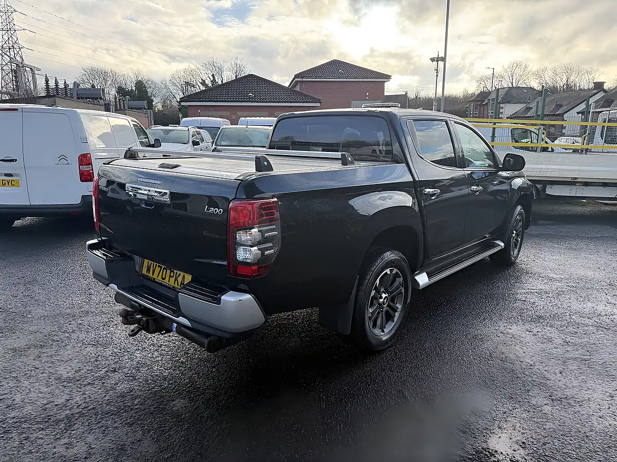 Used 2020 Mitsubishi L200 Warrior Black - Interior and Exterior details 3