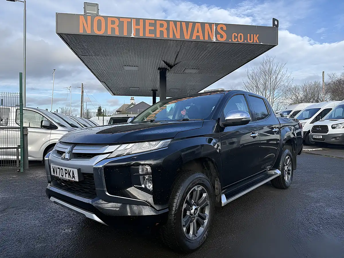 Used 2020 Mitsubishi L200 Warrior Black - Interior and Exterior details 5