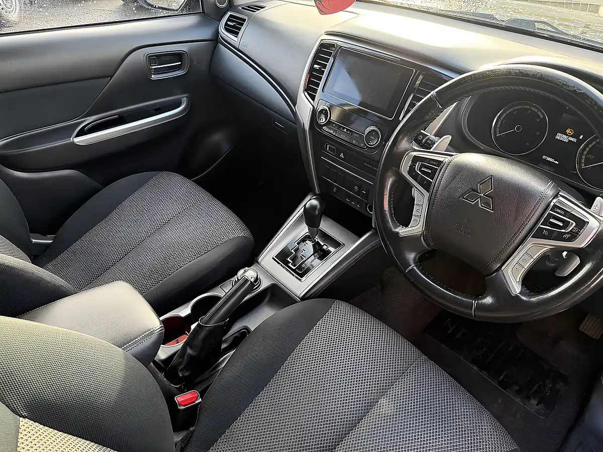 Used 2020 Mitsubishi L200 Warrior Black - Interior and Exterior details 7