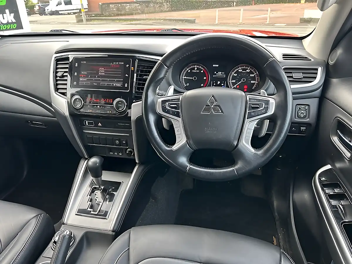 Used 2020 Mitsubishi L200 Warrior D/Cab Red - Interior and Exterior details 10