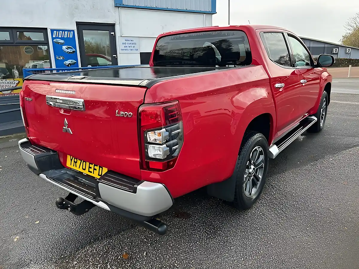 Used 2020 Mitsubishi L200 Warrior D/Cab Red - Interior and Exterior details 13