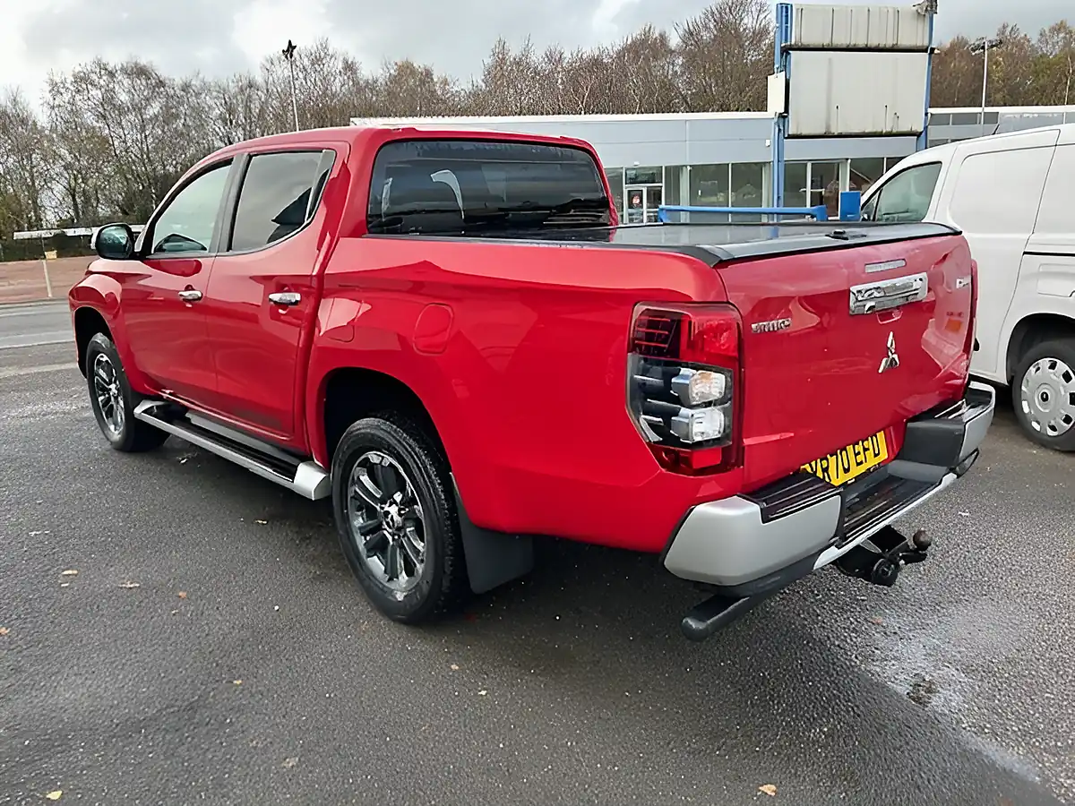 Used 2020 Mitsubishi L200 Warrior D/Cab Red - Interior and Exterior details 2