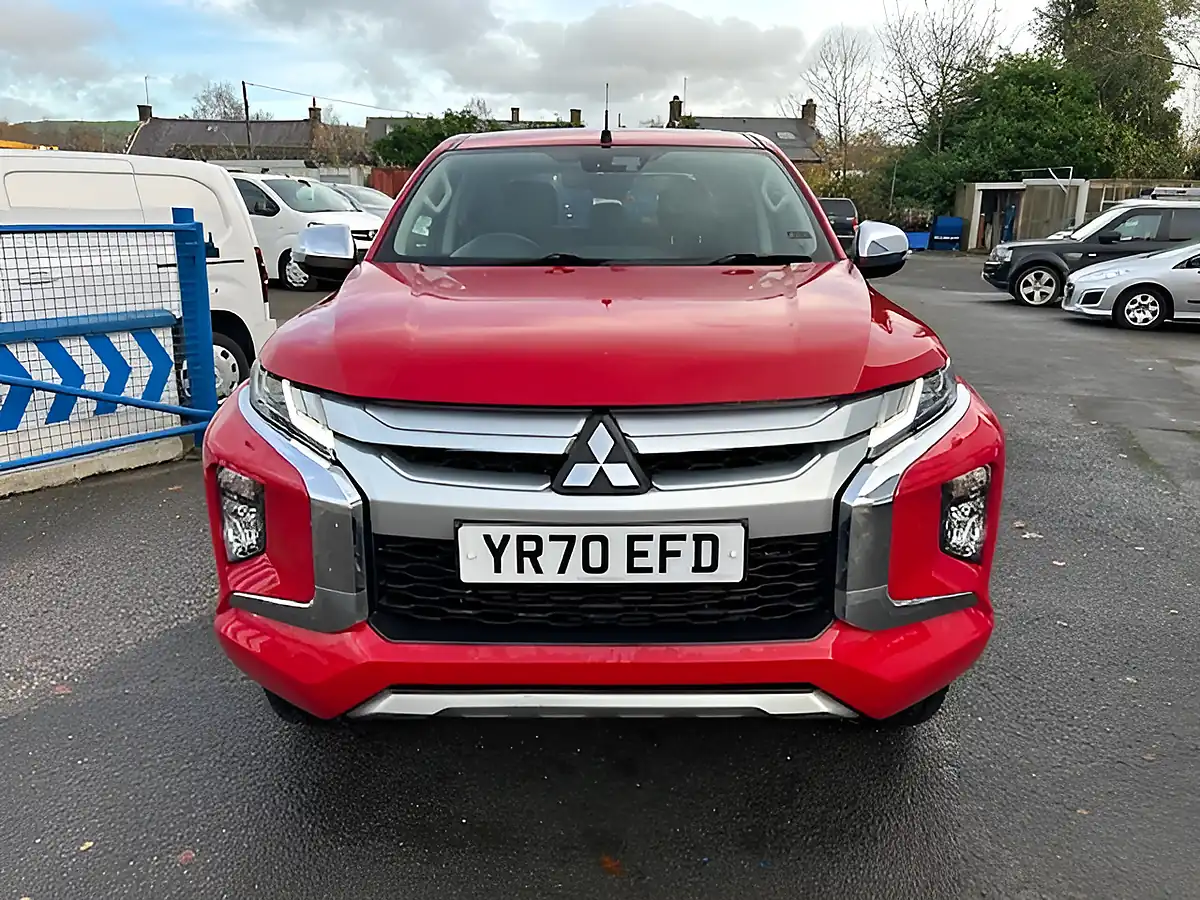 Used 2020 Mitsubishi L200 Warrior D/Cab Red - Interior and Exterior details 4