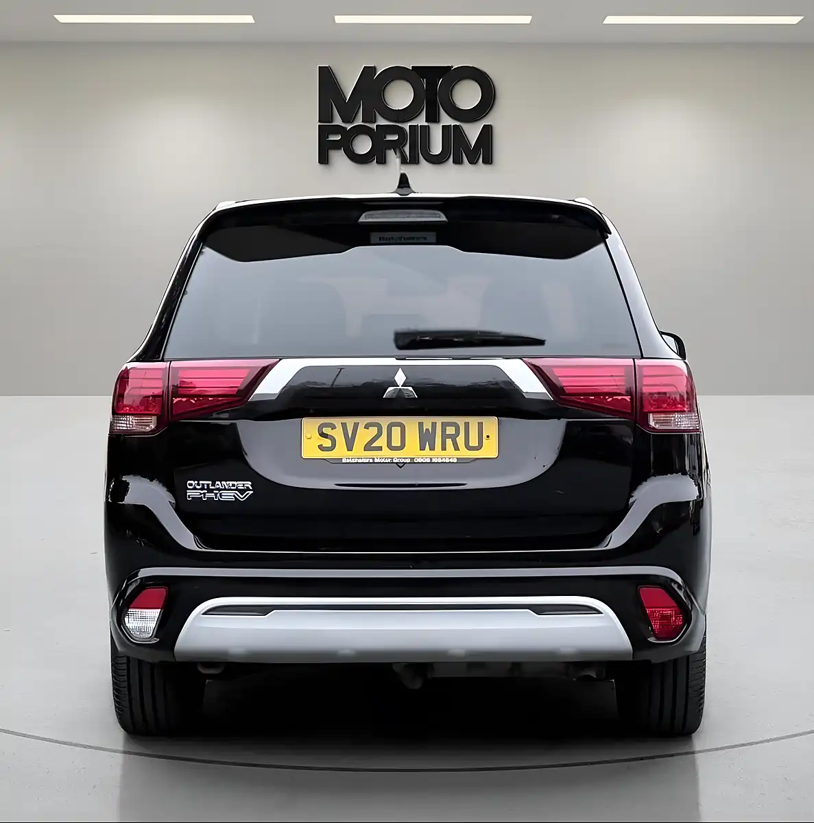 Used 2020 Mitsubishi Outlander Design Black - Interior and Exterior details 10