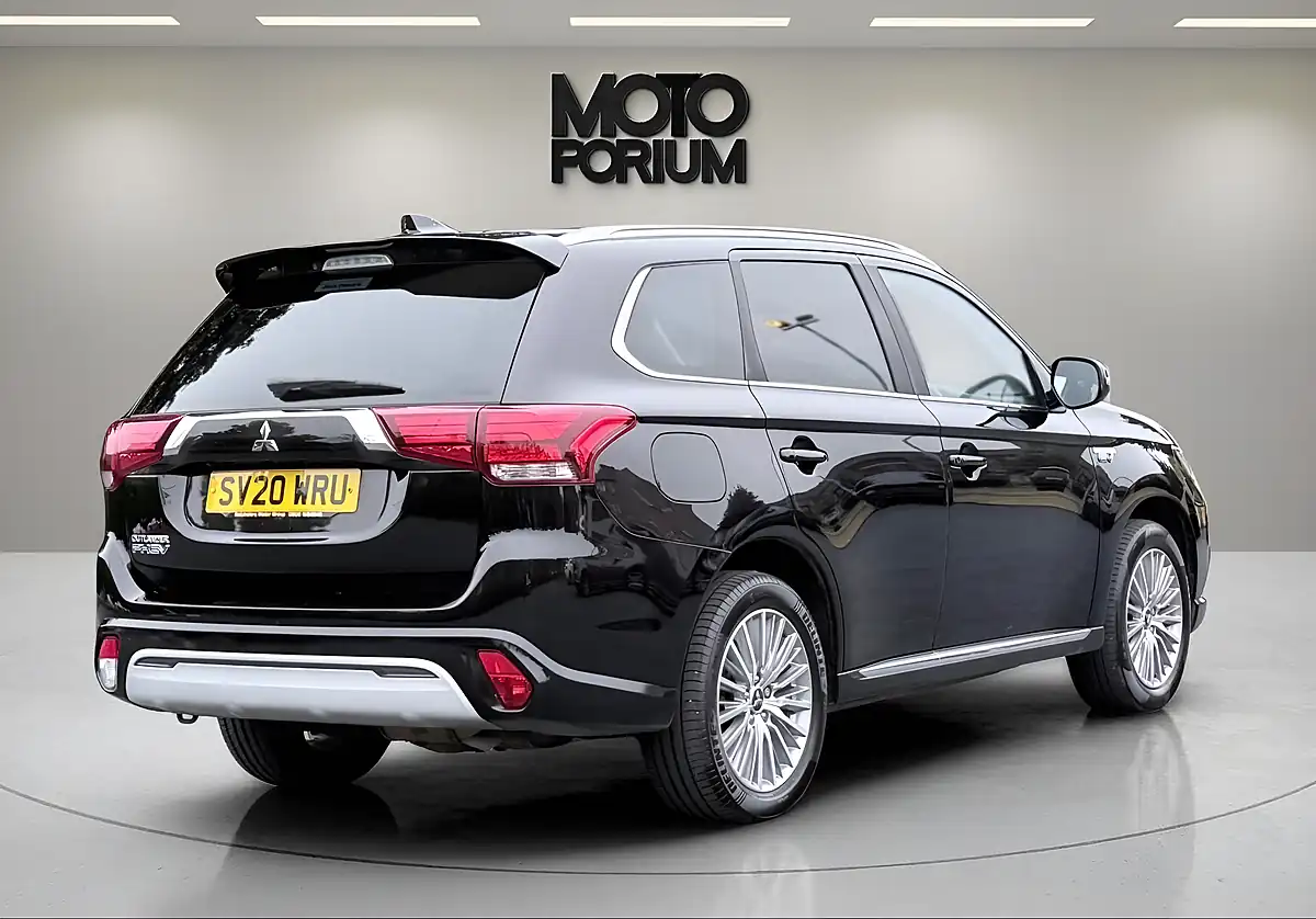 Used 2020 Mitsubishi Outlander Design Black - Interior and Exterior details 11