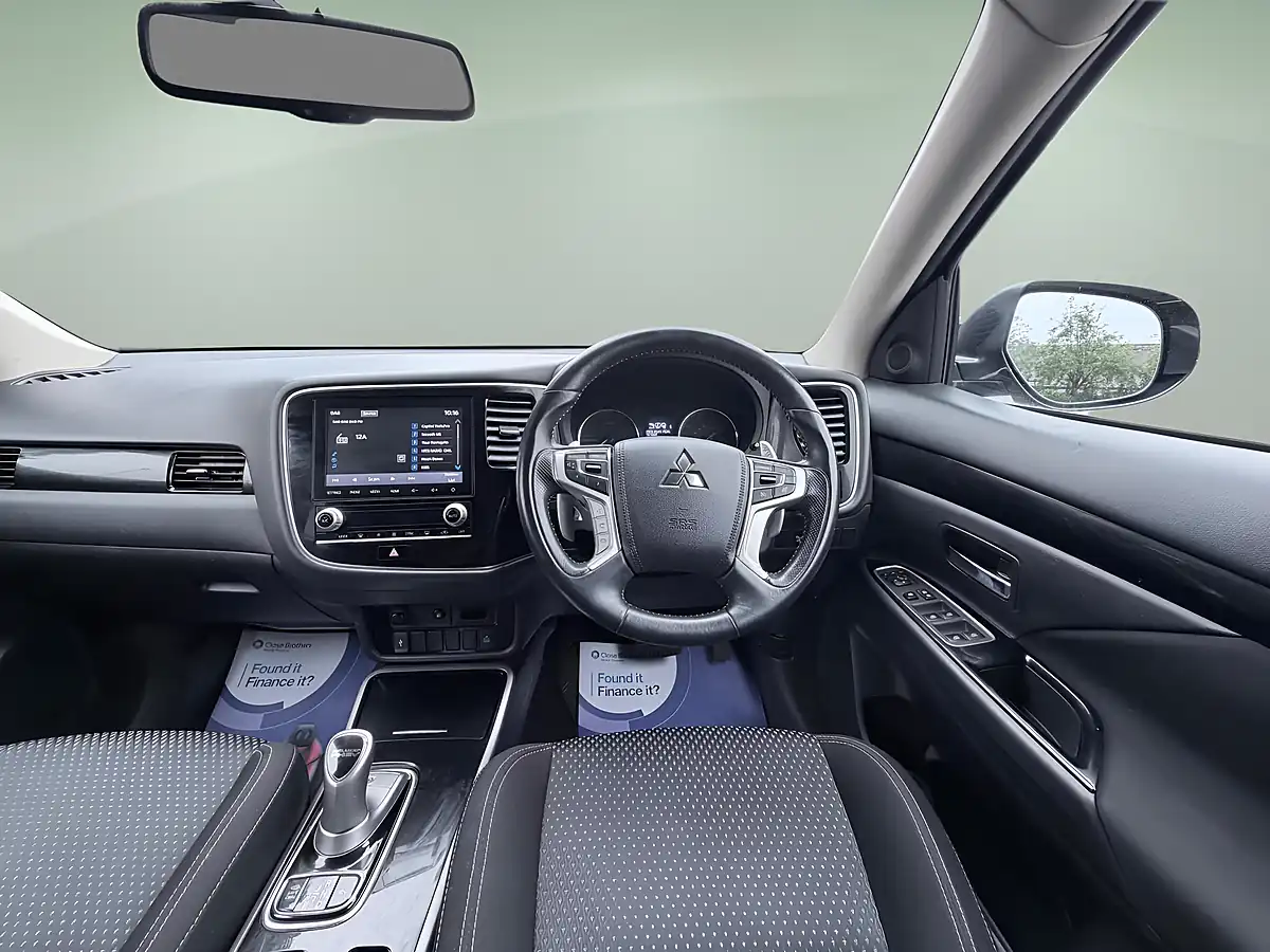 Used 2020 Mitsubishi Outlander Design Black - Interior and Exterior details 12