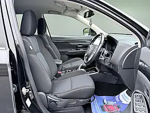 Used 2020 Mitsubishi Outlander Design Black - Interior and Exterior details 13