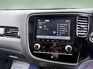 Used 2020 Mitsubishi Outlander Design Black - Interior and Exterior details 16