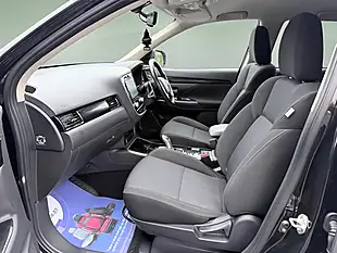 Used 2020 Mitsubishi Outlander Design Black - Interior and Exterior details 17