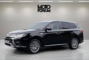 Used 2020 Mitsubishi Outlander Design Black - Interior and Exterior details 6