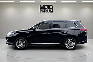 Used 2020 Mitsubishi Outlander Design Black - Interior and Exterior details 9