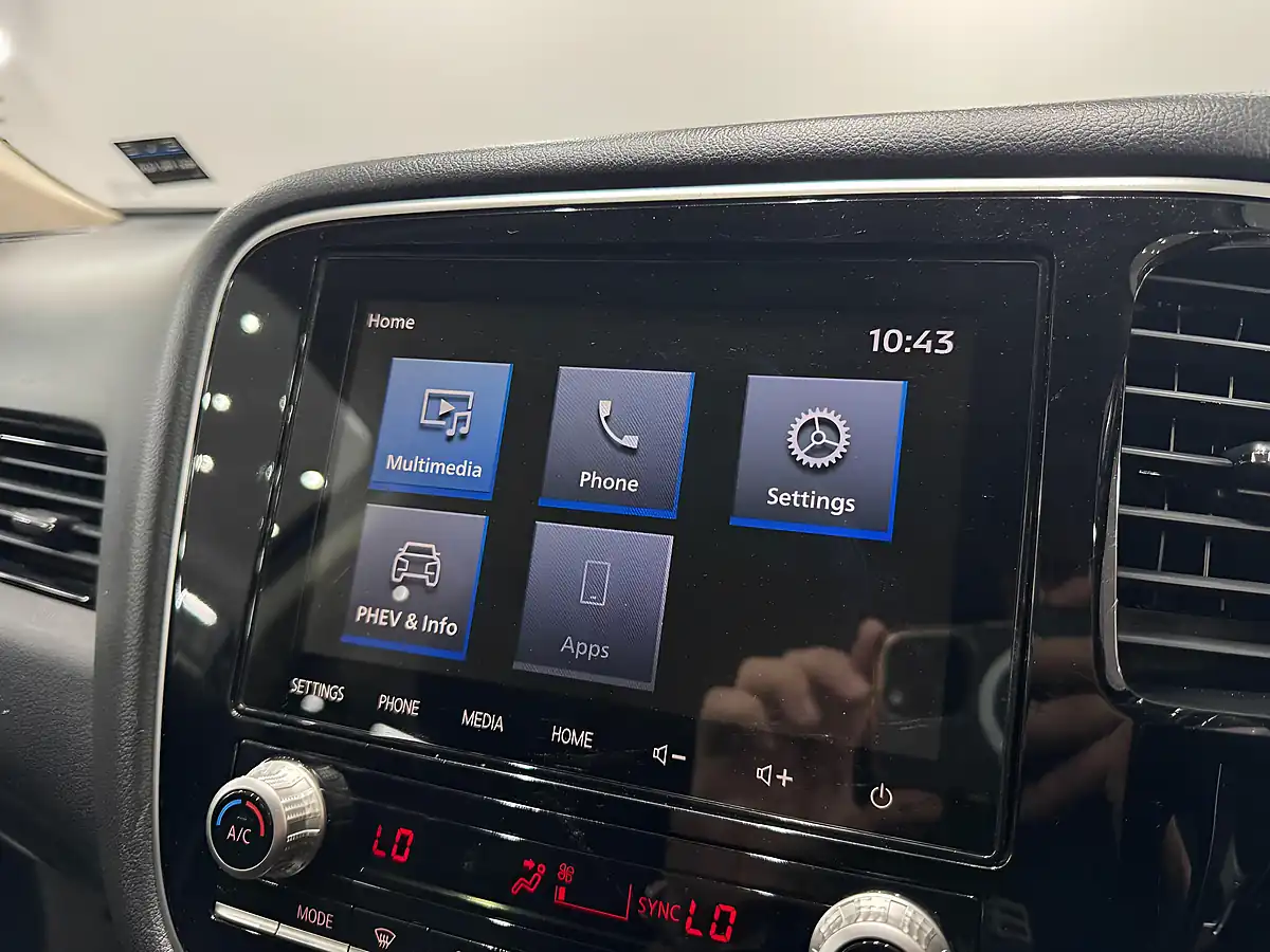 Used 2020 Mitsubishi Outlander Design Black - Interior and Exterior details 14