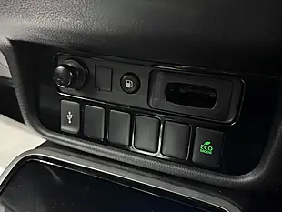 Used 2020 Mitsubishi Outlander Design Black - Interior and Exterior details 15