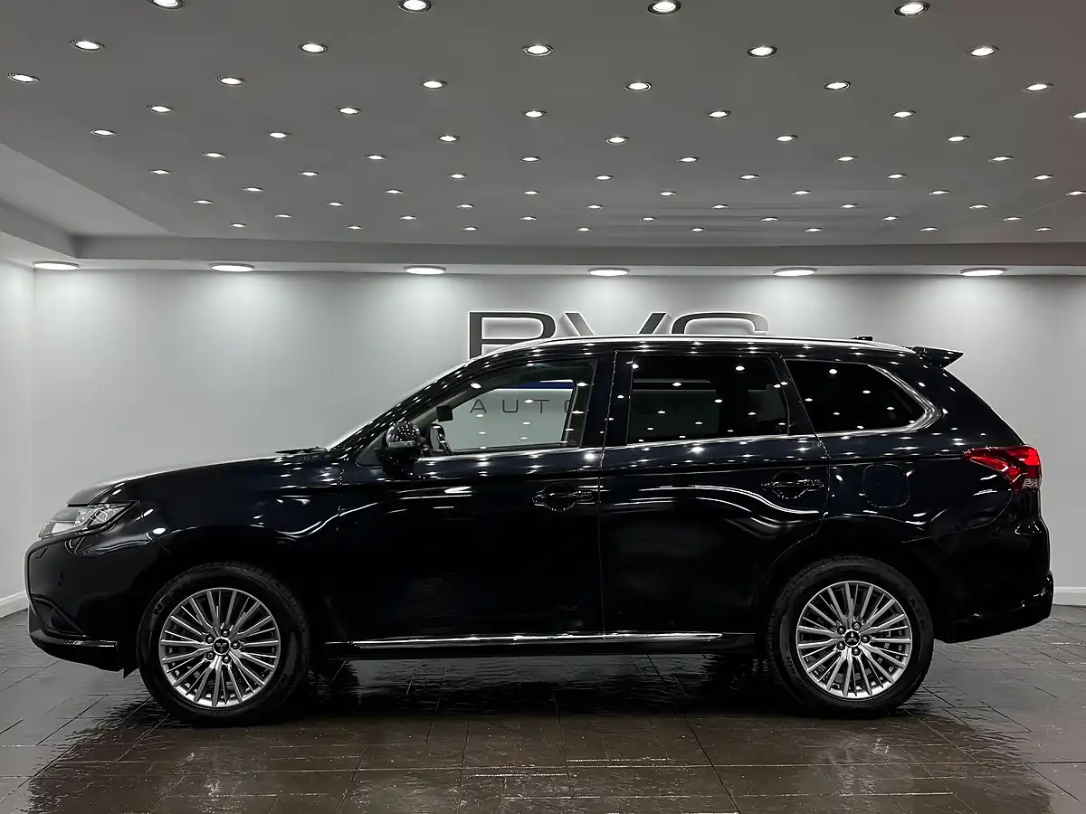 Used 2020 Mitsubishi Outlander Design Black - Interior and Exterior details 8