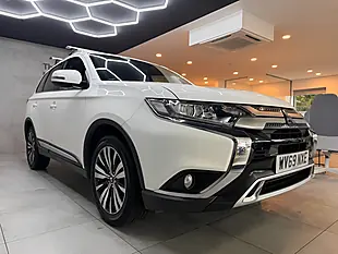 Used 2020 Mitsubishi Outlander Design White - Interior and Exterior details 2