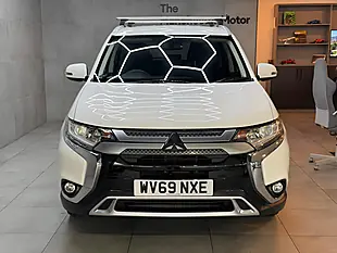 Used 2020 Mitsubishi Outlander Design White - Interior and Exterior details 4