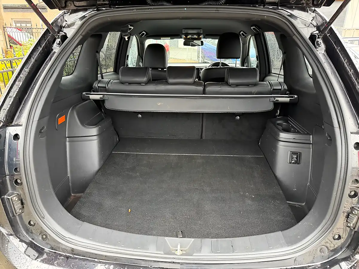 Used 2020 Mitsubishi Outlander Dynamic Amethyst Black - Interior and Exterior details 20