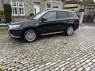 Used 2020 Mitsubishi Outlander Dynamic Amethyst Black - Interior and Exterior details 5