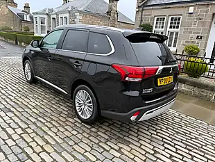 Used 2020 Mitsubishi Outlander Dynamic Amethyst Black - Interior and Exterior details 6