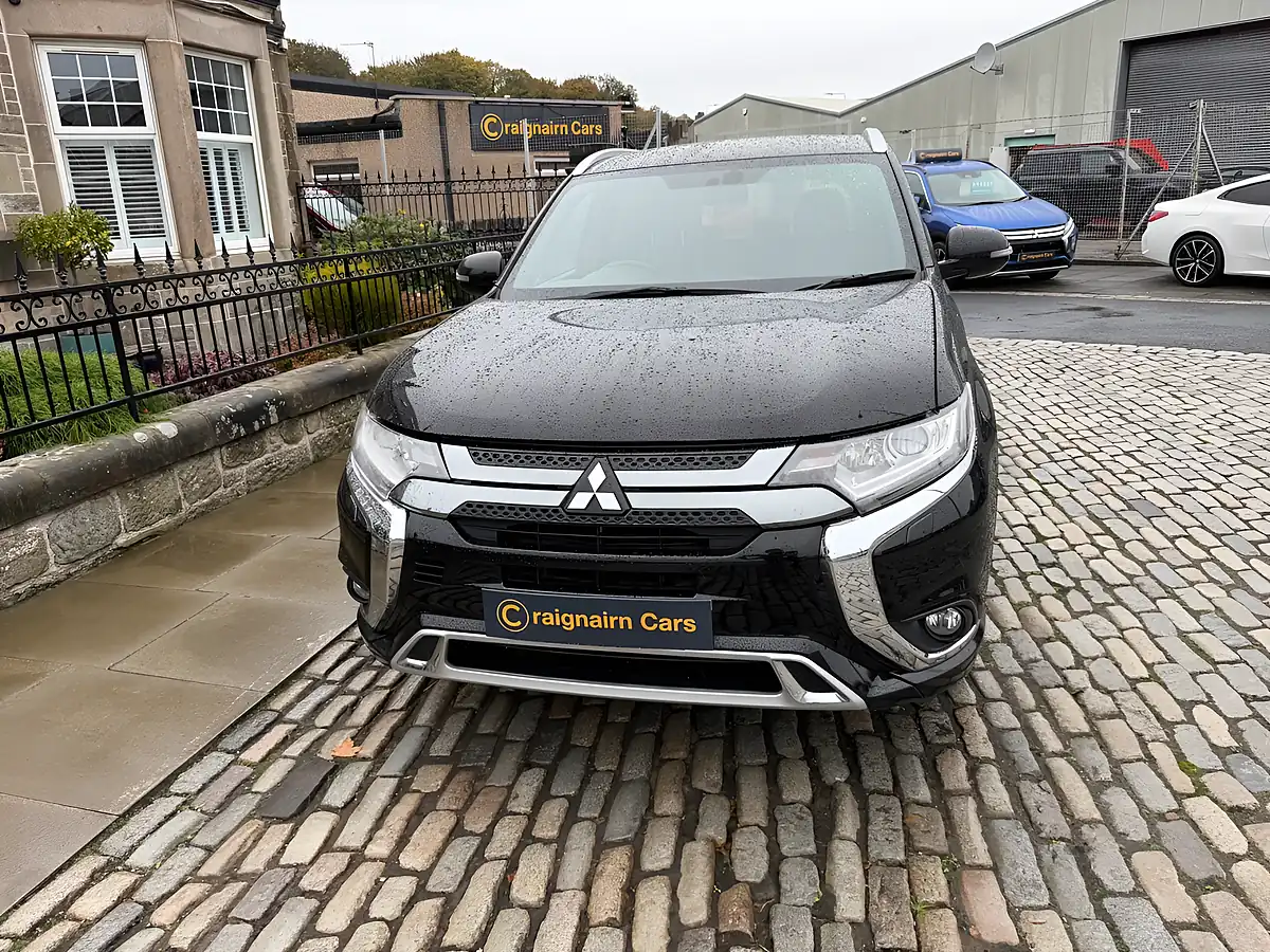 Used 2020 Mitsubishi Outlander Dynamic Amethyst Black - Interior and Exterior details 8