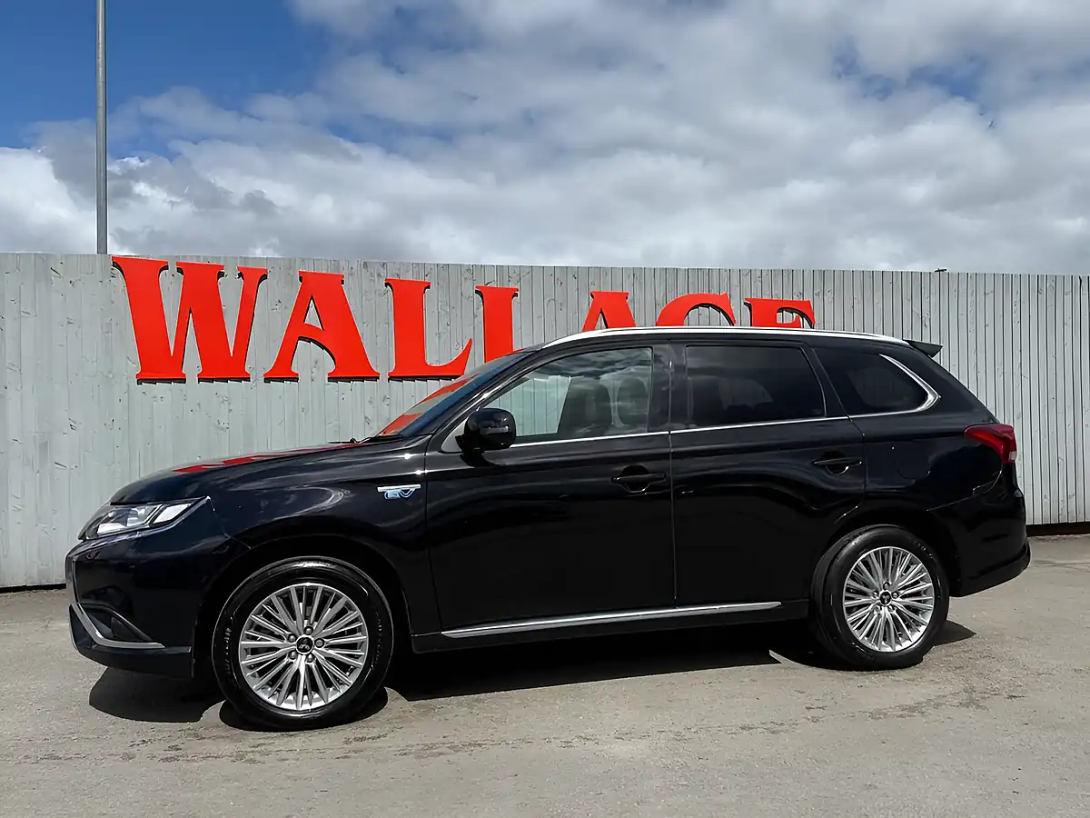 Used 2020 Mitsubishi Outlander Dynamic Black - Front View
