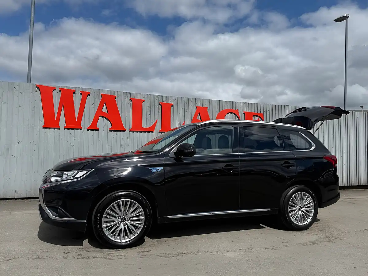 Used 2020 Mitsubishi Outlander Dynamic Black - Interior and Exterior details 10