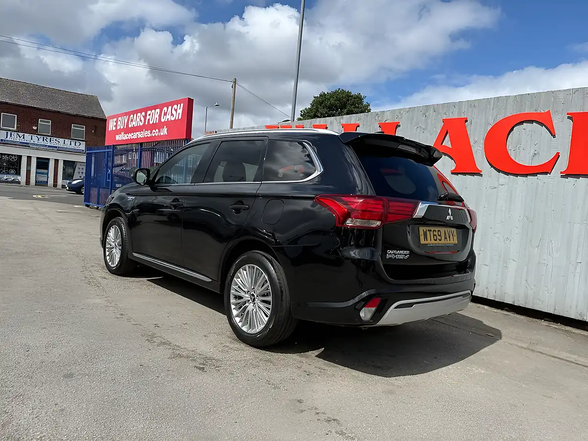 Used 2020 Mitsubishi Outlander Dynamic Black - Interior and Exterior details 15