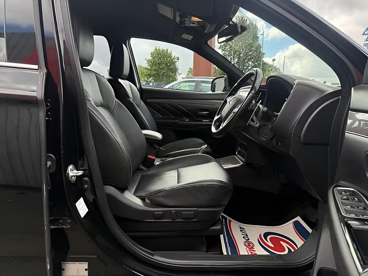 Used 2020 Mitsubishi Outlander Dynamic Black - Interior and Exterior details 17