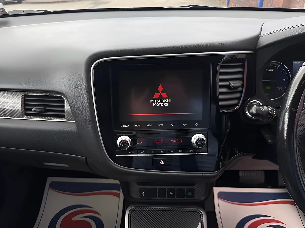 Used 2020 Mitsubishi Outlander Dynamic Black - Interior and Exterior details 18